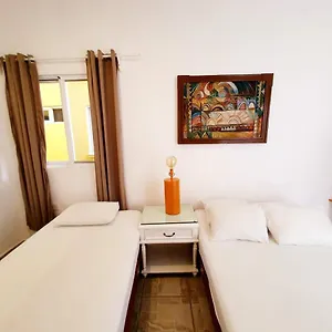 la-casona-hotel-y-hostel.allrivieramayahotels.com/